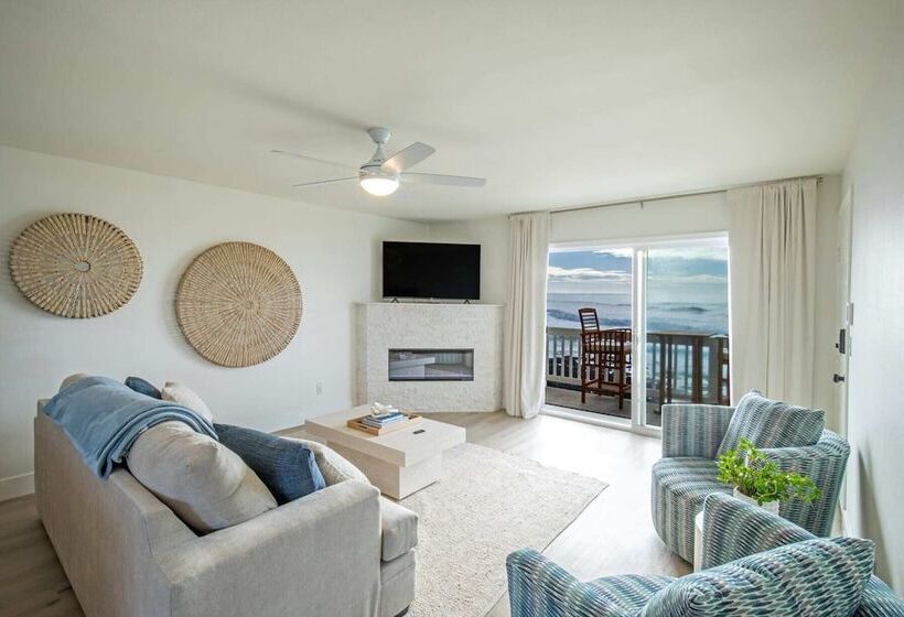 Отель Black Sands Inn