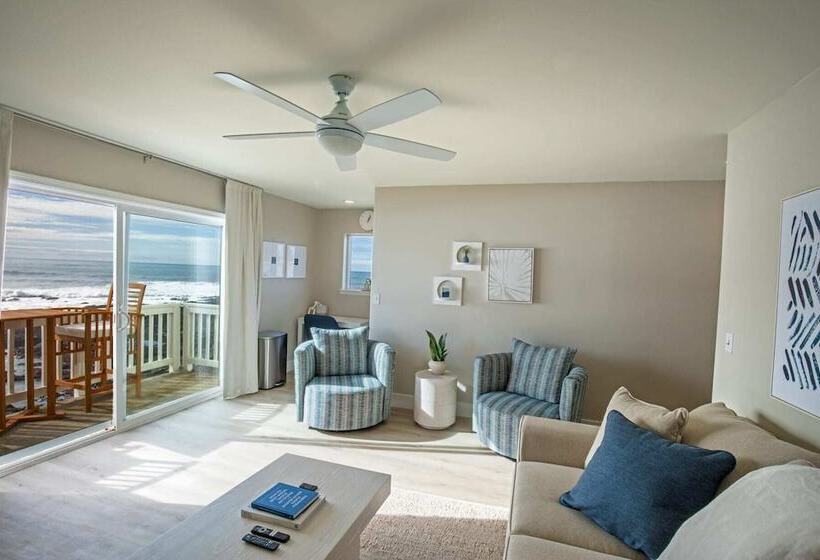 Отель Black Sands Inn