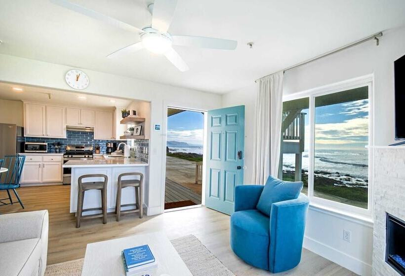 Отель Black Sands Inn