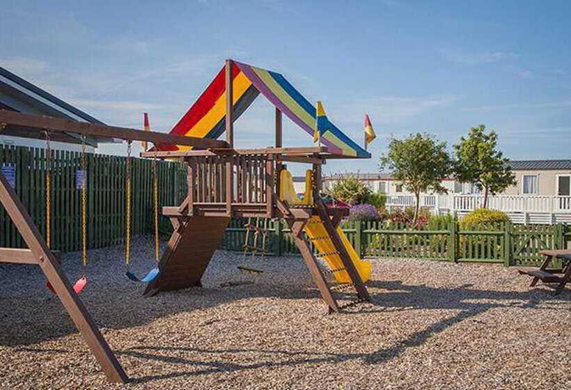 Отель Captivating 2 Bed Villa In Pevensey