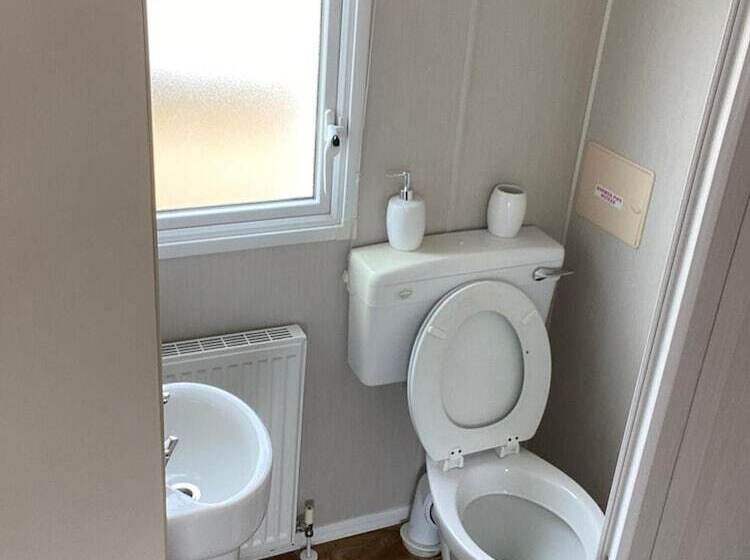 Отель Captivating 2 Bed Villa In Pevensey