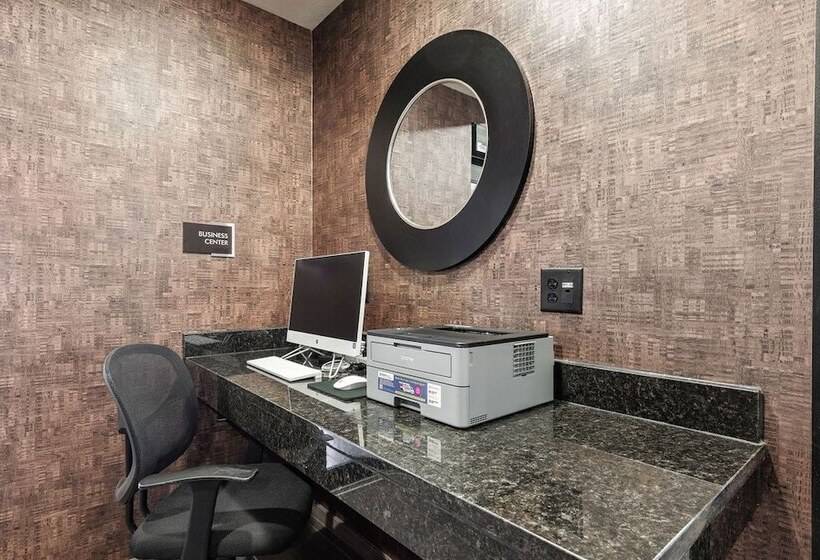 Cobblestone Hotel & Suites   Mosinee