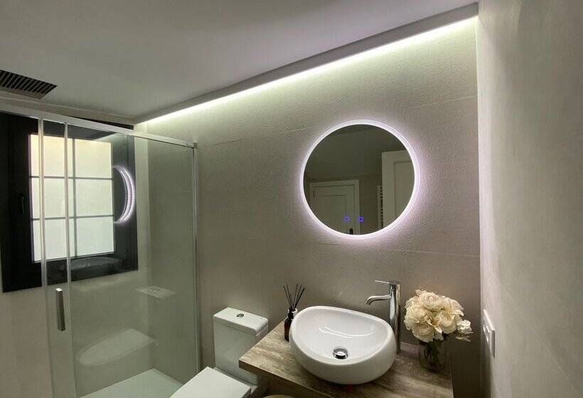 هتل El Balcón De La Reina Suites