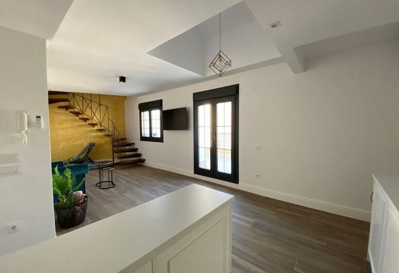 فندق El Balcón De La Reina Suites