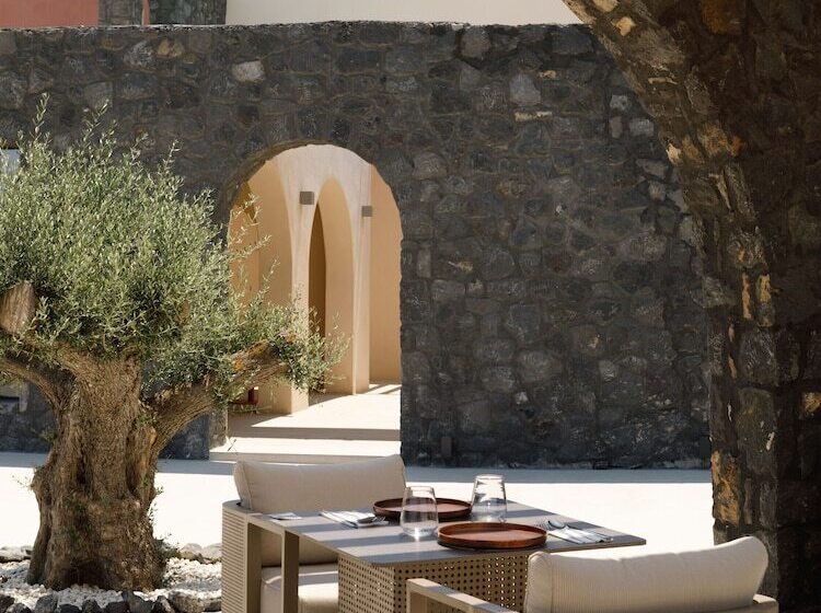 هتل Elysian Retreat