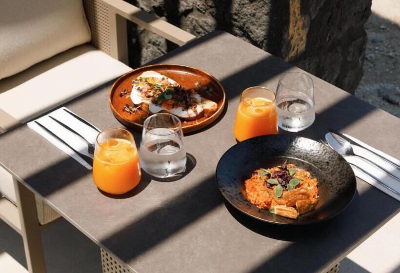 هتل Elysian Retreat