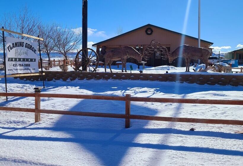 Отель Flaming Gorge Hideout