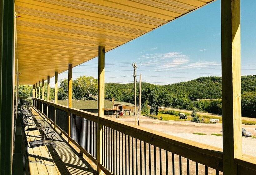 ホテル Flat Creek Lodge