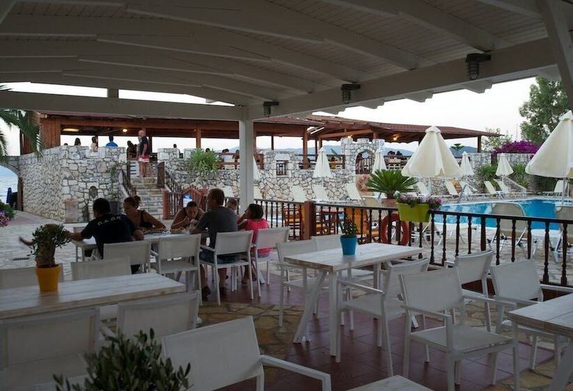 ホテル Happy Camp In Camping Karavomilos Beach