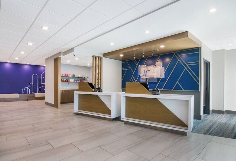 فندق Holiday Inn Express & Suites   Springdale   Fayetteville Area