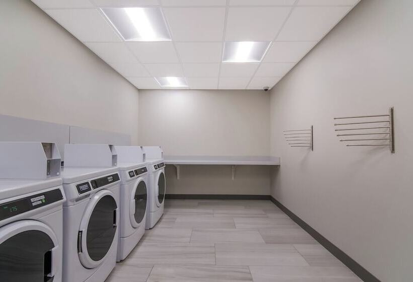 فندق Holiday Inn Express & Suites   Springdale   Fayetteville Area