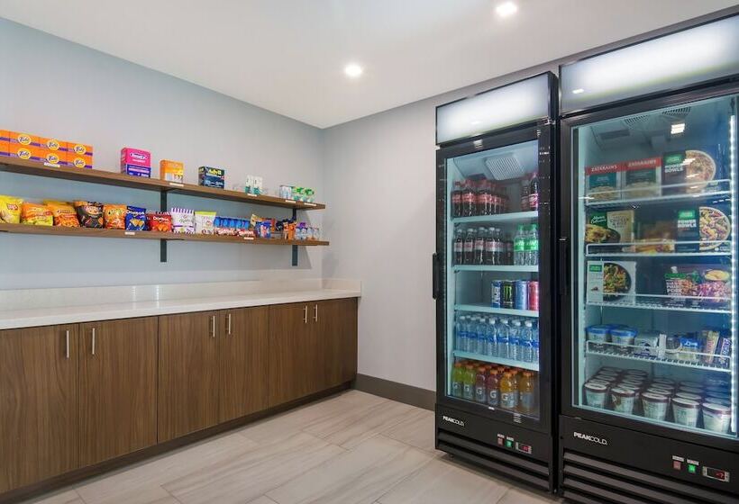 فندق Holiday Inn Express & Suites   Springdale   Fayetteville Area