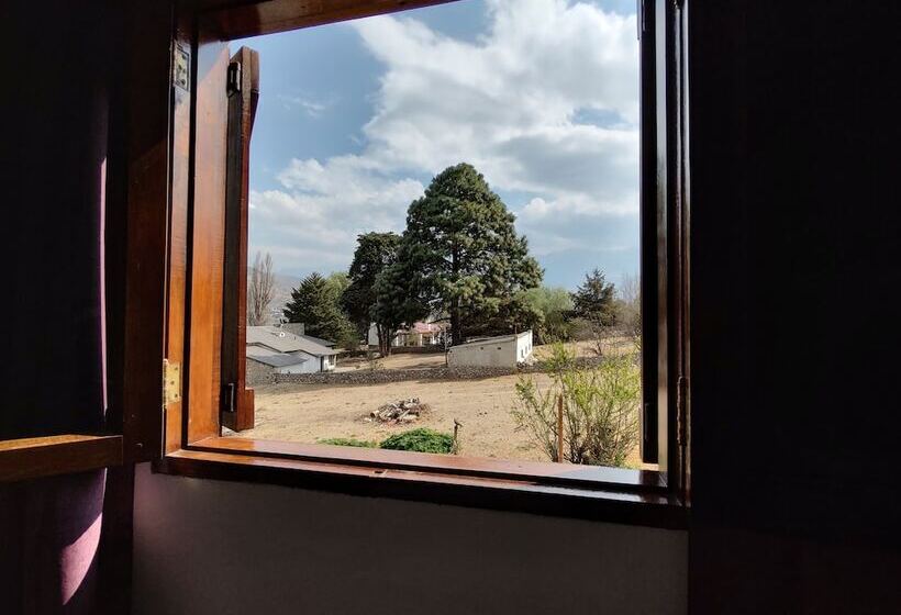 هتل Hosteria Los Cuartos