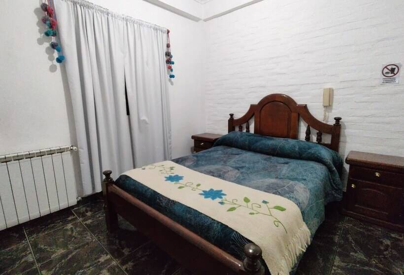 هتل Hosteria Los Cuartos