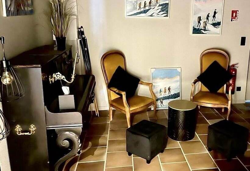 Отель Hôtel Restaurant Le Madame