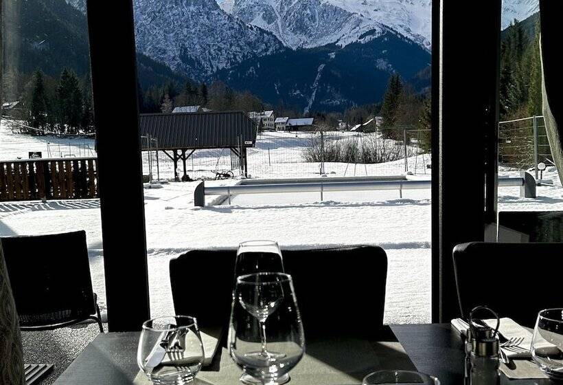 Отель Hôtel Restaurant Le Madame