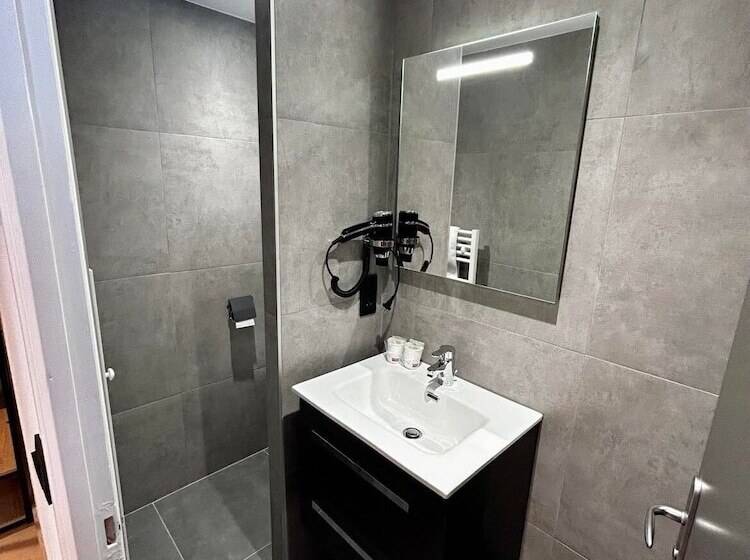 Отель Hôtel Restaurant Le Madame