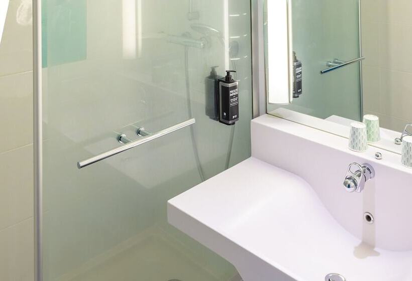 Отель Ibis Budget Tours Sud