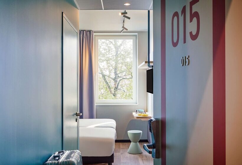 Отель Ibis Budget Tours Sud