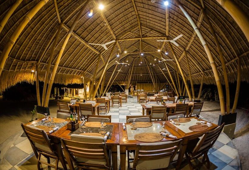 ホテル Komodo Resort