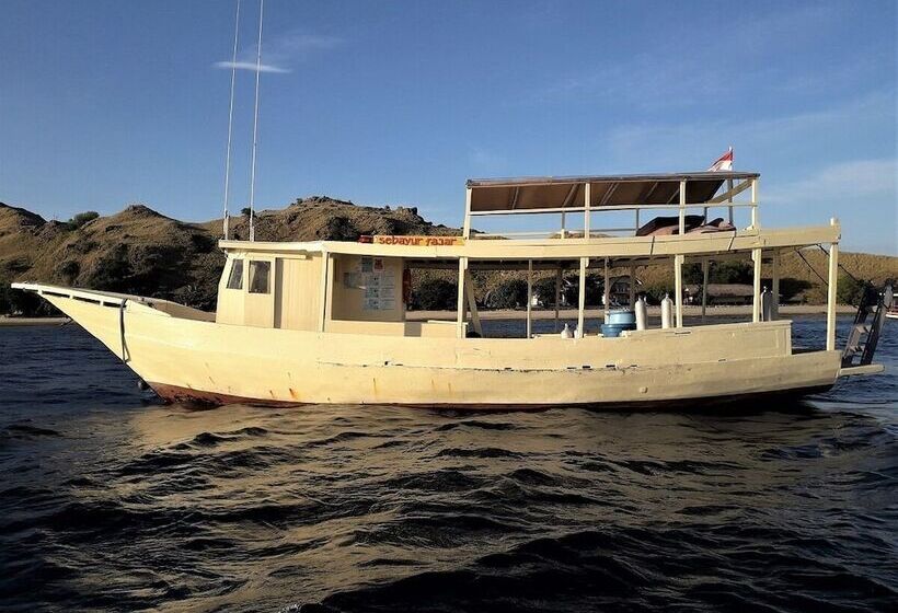 ホテル Komodo Resort