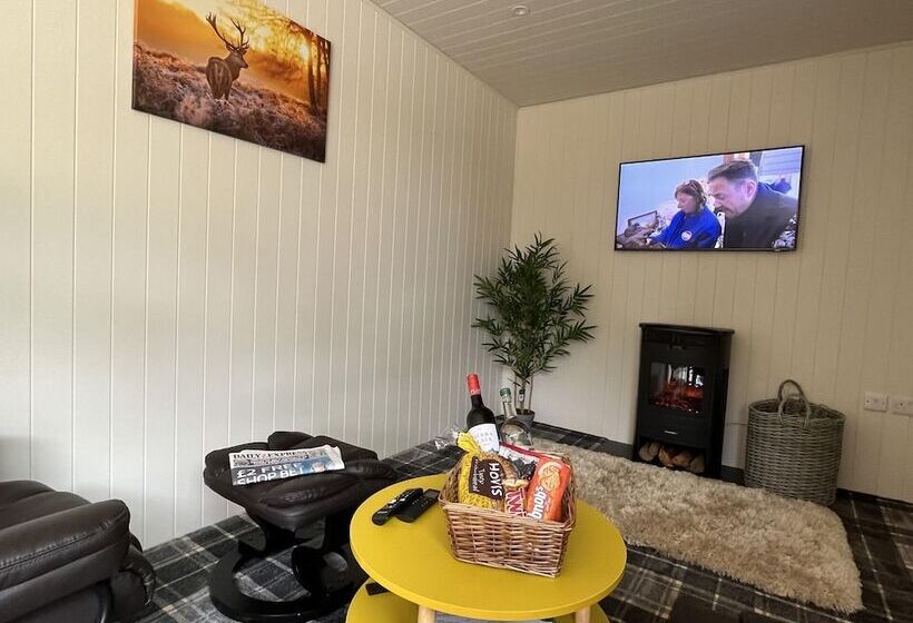 ホテル Oak Boutique Lodge Includes Hot Tub, Air Con & Dog