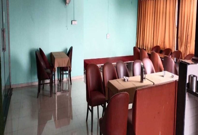 בית מלון כפרי Renuka Executive