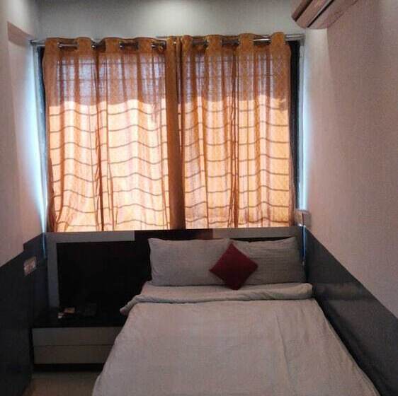 בית מלון כפרי Renuka Executive