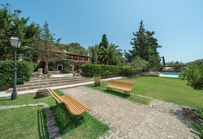 교외 호텔 Rondaia Suites & Villas