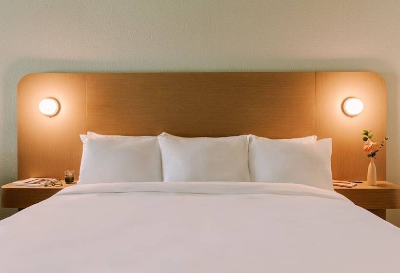 Отель Sonder Cirrus