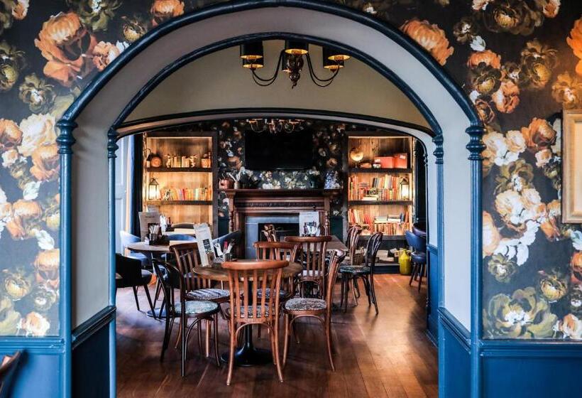 ホテル The Angel Inn   The Inn Collection Group