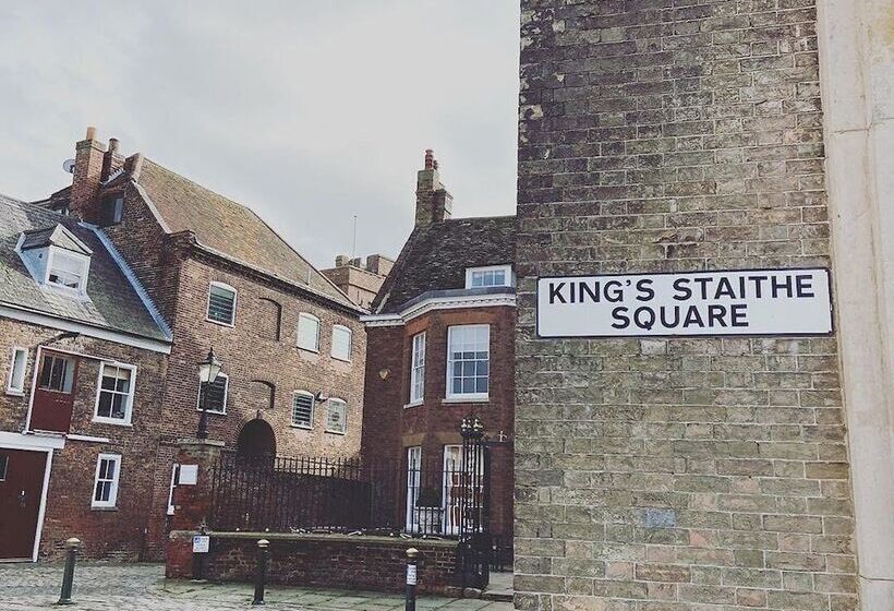 בית מלון כפרי The Bank House