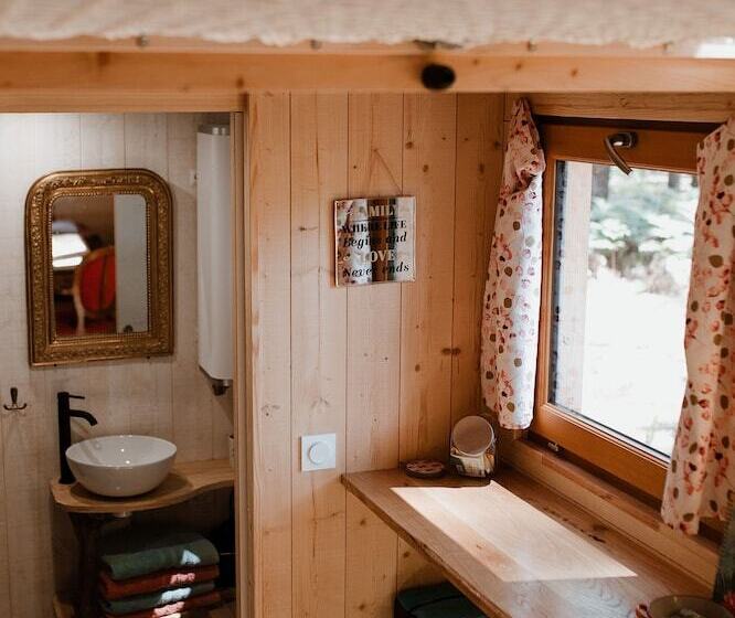 ホテル Tiny Stay Ecolodge