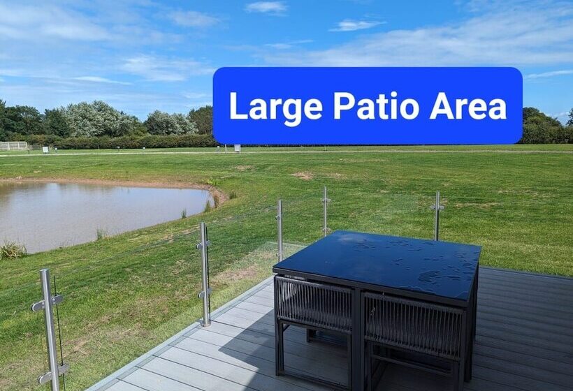 בית מלון כפרי Waterside Lodge   Dog Friendly, Sutton On Sea