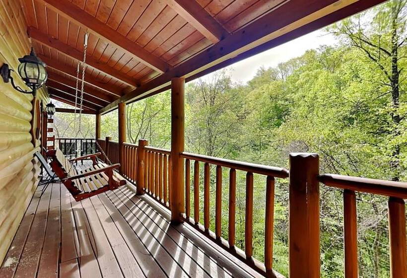 Huckleberry Hideaway