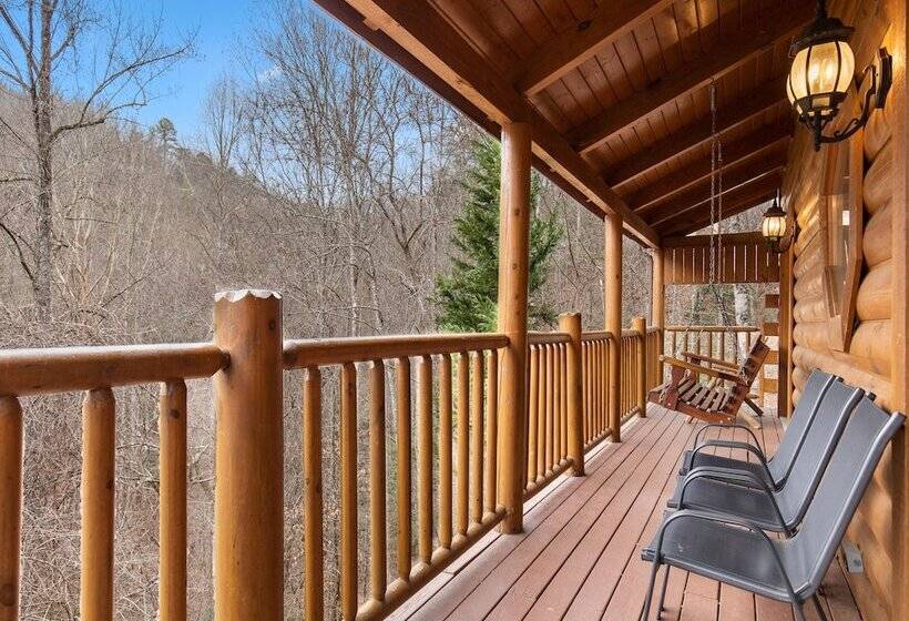 Huckleberry Hideaway