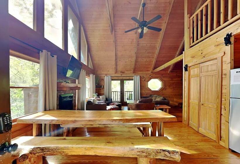 Huckleberry Hideaway