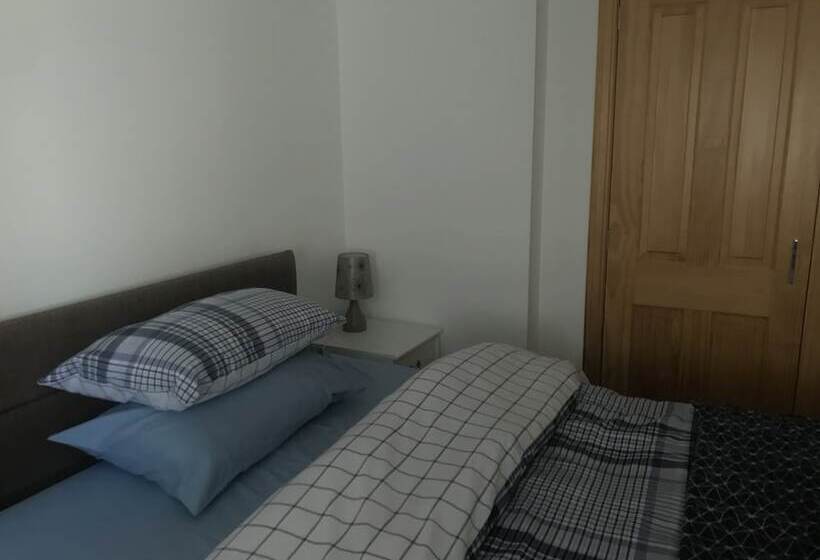 Lovely 1 Bed Cottage In Hopeman