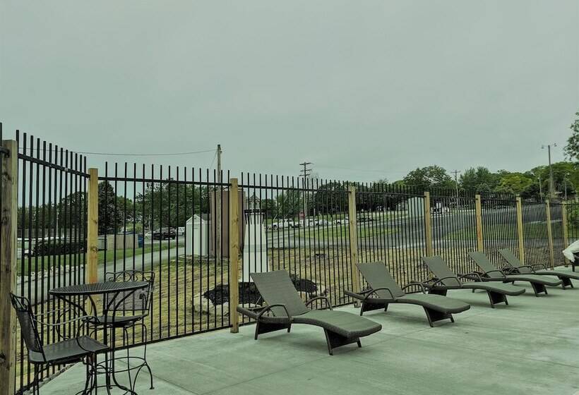 Lake House @ Lighthouse Lodge   Lake Views   Bring Your Boat!