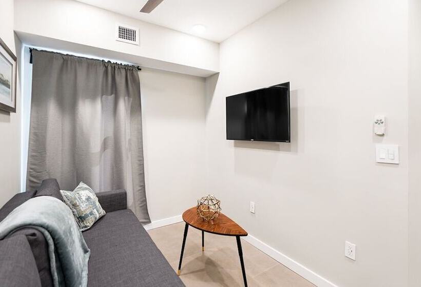 Miami Vibes In East Little Havana