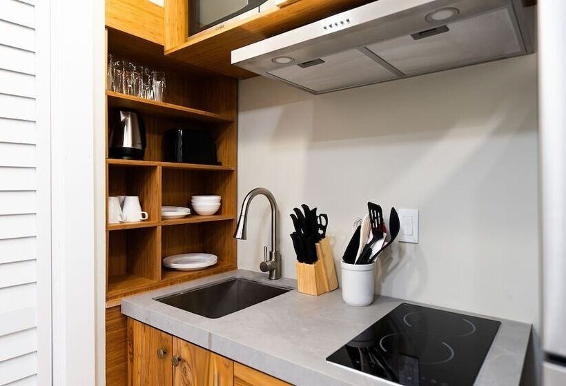 Miami Vibes In East Little Havana