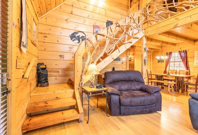 Moonshine Ridge Cabin With Hot Tub And Fire Pit