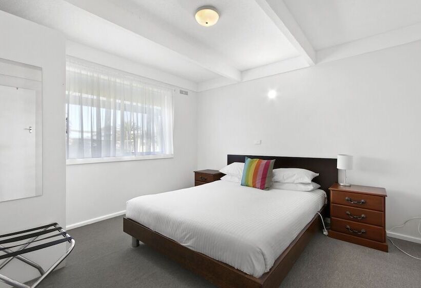 Ocean Bridge Lakes Entrance