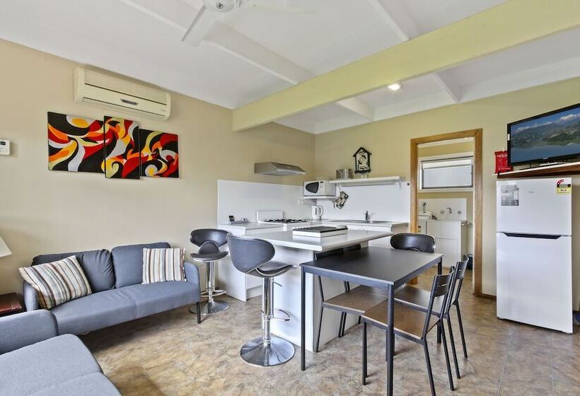 Ocean Bridge Lakes Entrance