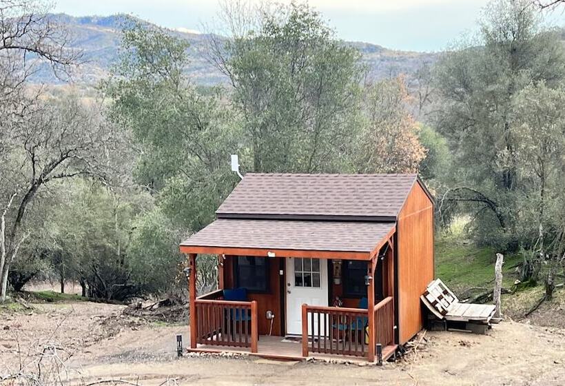 Off Grid 1 Bed Cabin In Yokuts Valley