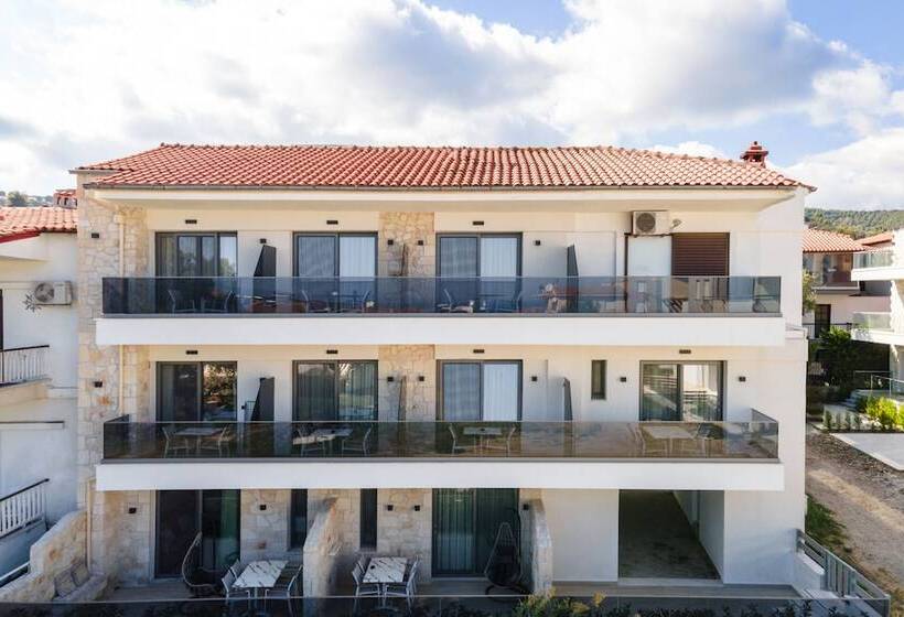 פנסיון Amalthia Luxury Suites