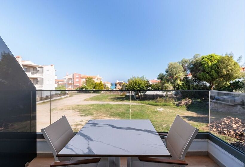 פנסיון Amalthia Luxury Suites