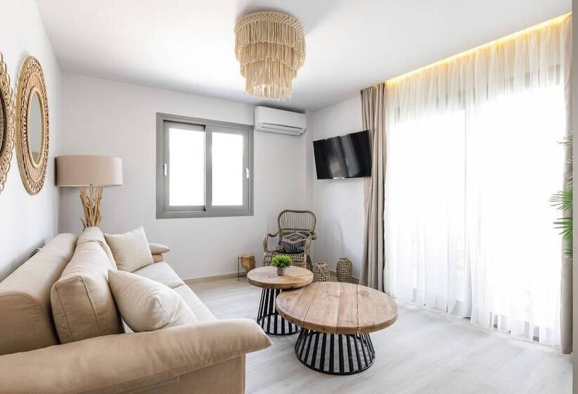 פנסיון Amalthia Luxury Suites