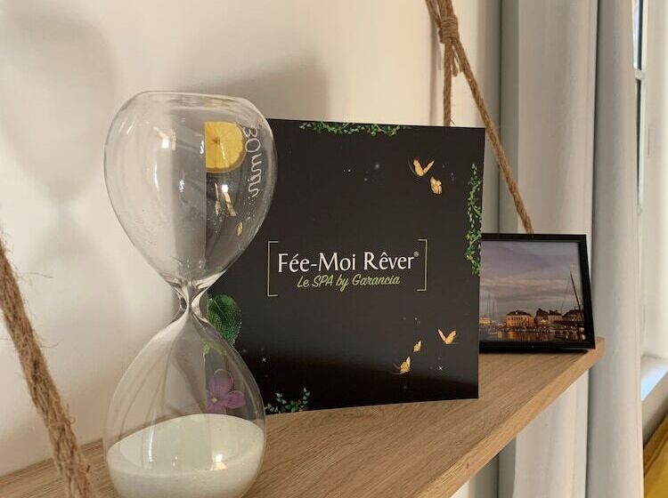 پانسیون L école Des Demoiselles