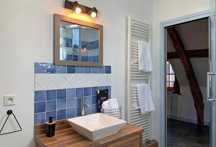 پانسیون L école Des Demoiselles